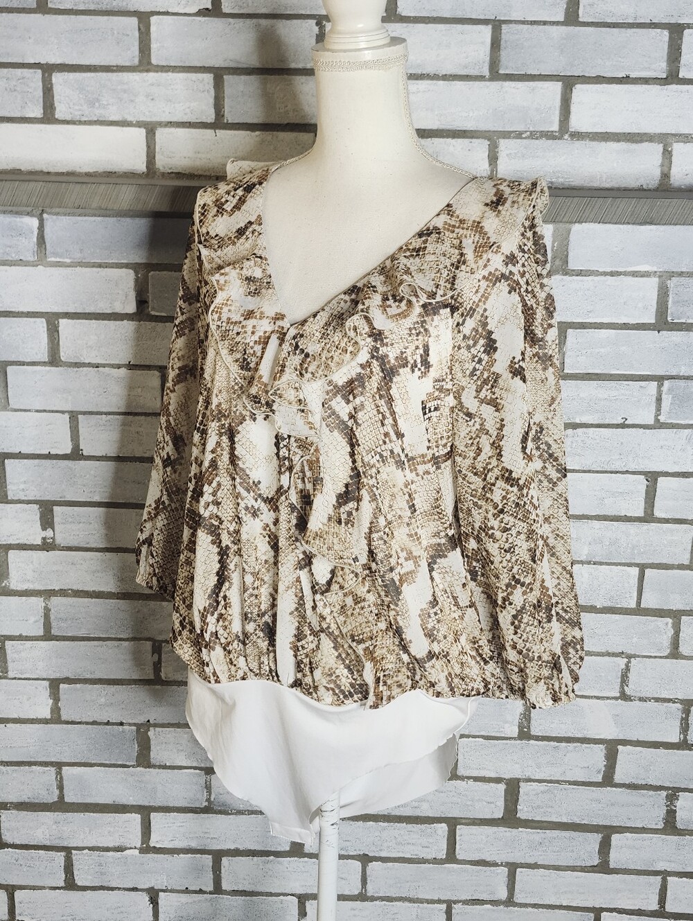 • Worthington Women's 3/4 Sleeve Snakeskin Print Bodysuit Size Large Multicolor